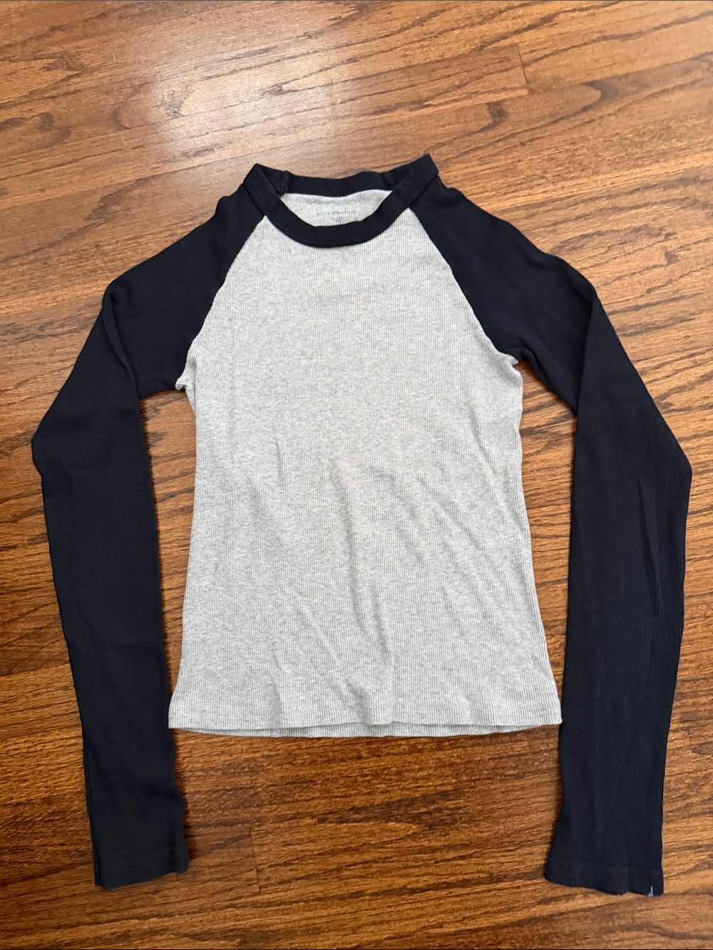 Brandy Melville Two-Tone Long Sleeve Raglan Shirt - Gray & Navy